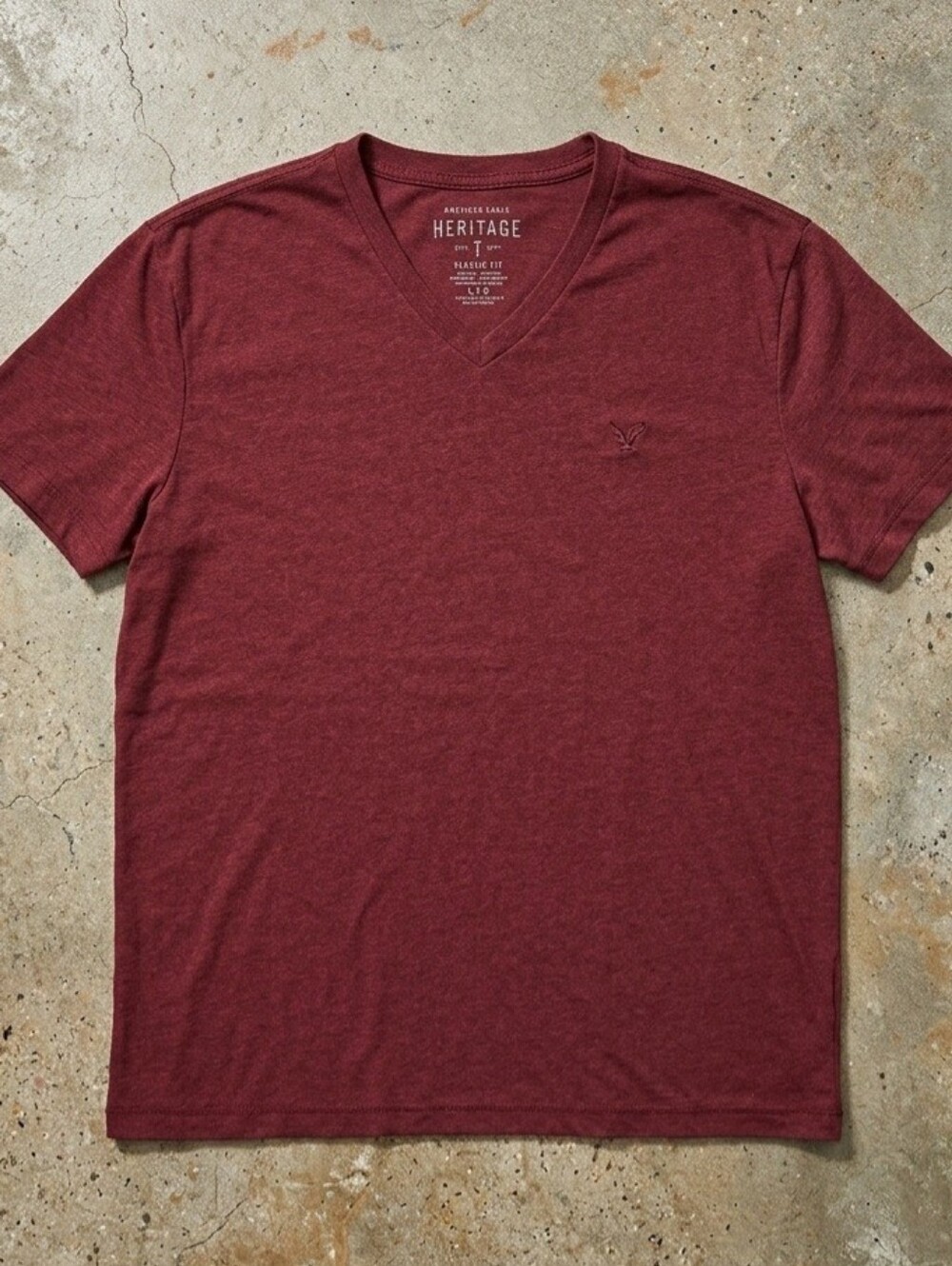American Eagle Heritage Men's V-Neck Tee - Burgundy Heather Size L